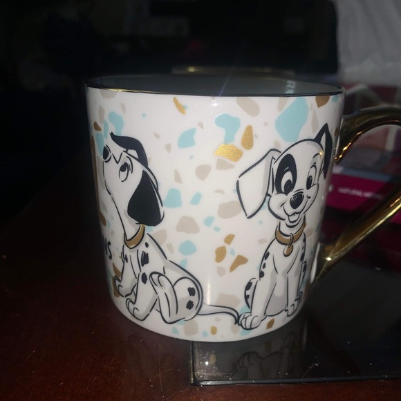 UNOPENED Gold Handle + Trim Mug - Disney Animals- Marie - Dumbo - 101 Dalmatians - Picture 3 of 15